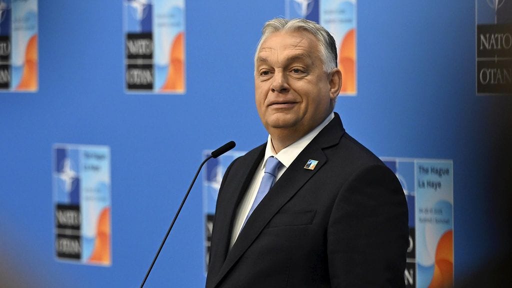 Unkarin pääministeri Viktor Orban puhuu tiedotusvälineille Naton huippukokouksessa Haagissa, Alankomaissa 25. kesäkuuta 2025.
