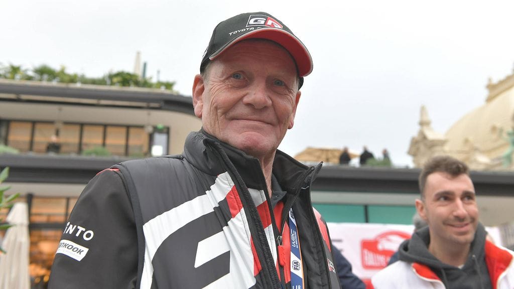 Juha Kankkunen puhuu rallista kokemuksen syvällä rintaäänellä.