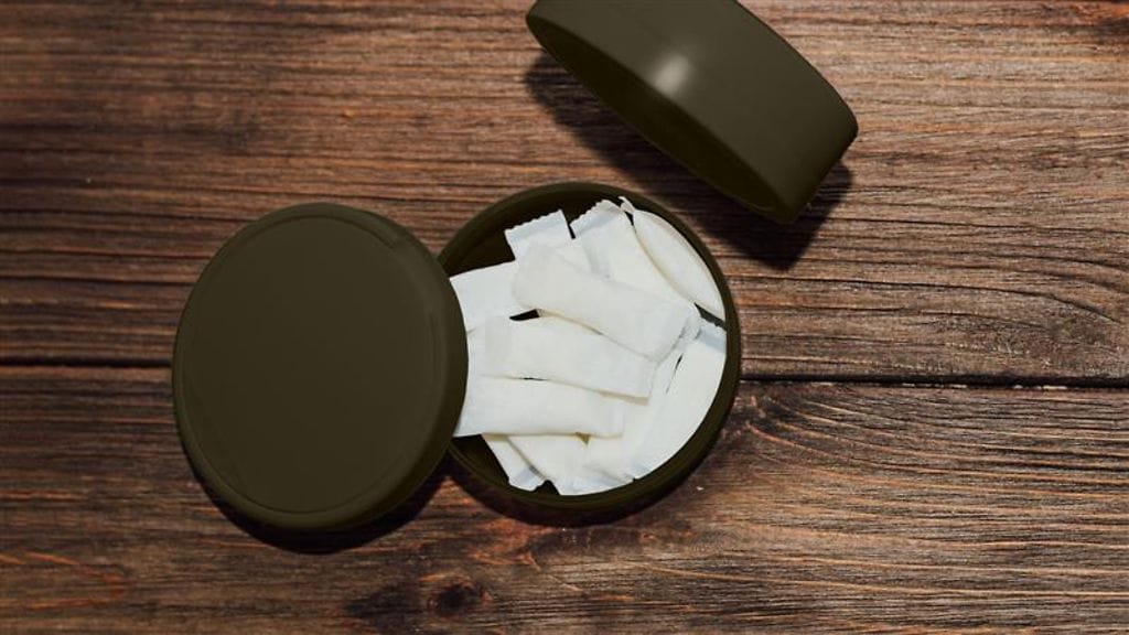 Savuttomat tupakkatuotteet tulee jatkossa pakata tähän väriin.