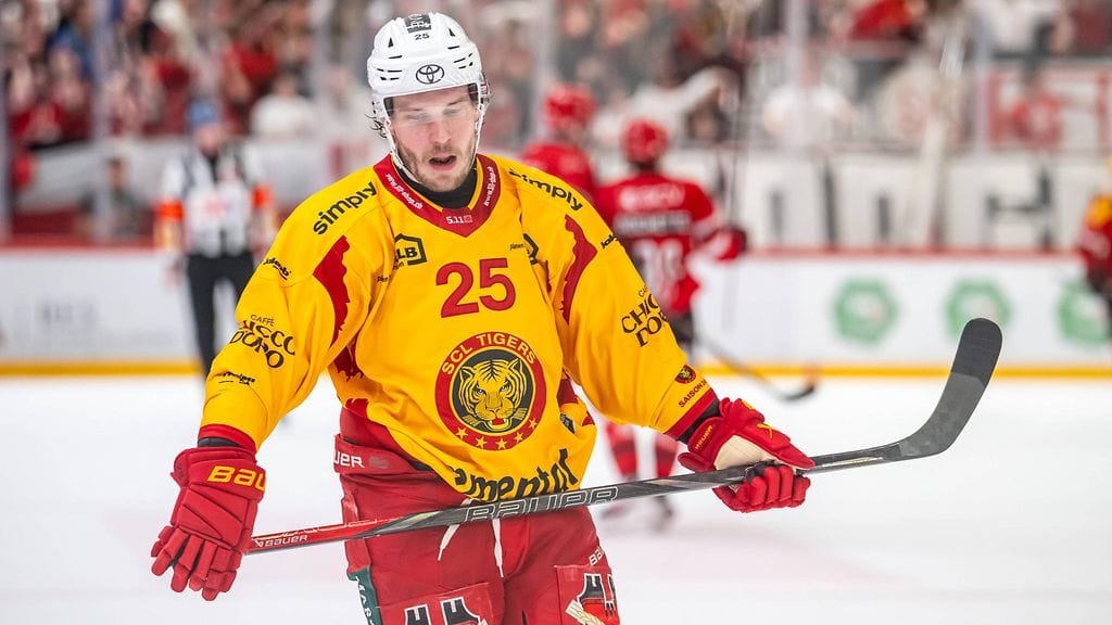 Aleksi Saarela palaa Sveitsistä Suomen kiekkokentille.