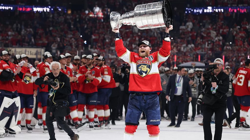 Sam Bennett on juhlinut kahta peräkkäistä Stanley Cupia Florida Panthersissa.