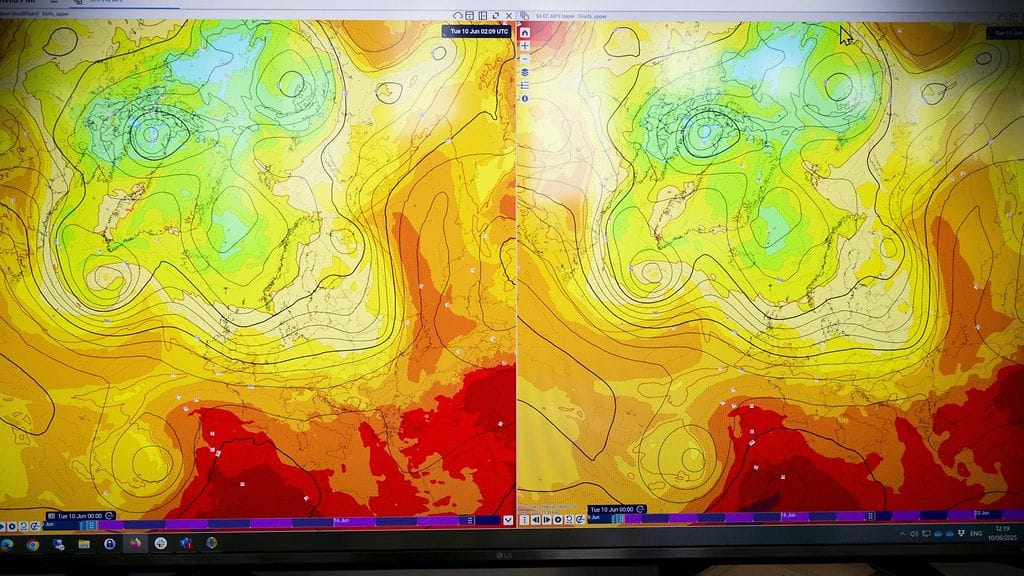 Vasemmalla perinteisellä sääennustusmallilla tehty ennuste ja oikealla tekoälymallilla (ECMWF:n AIFS) tehty ennuste Ilmatieteen laitoksella Helsingissä 5. kesäkuuta 2025.