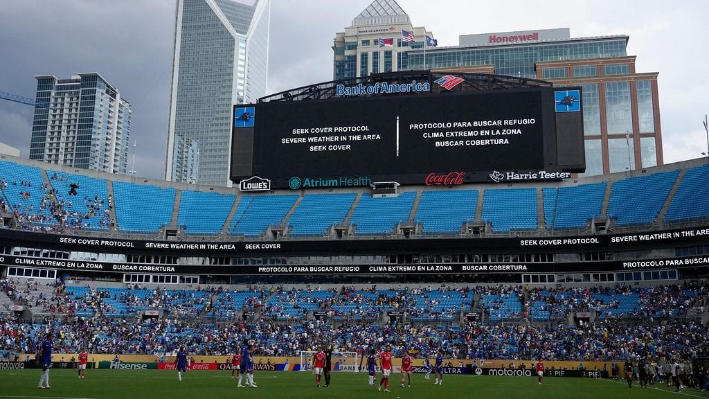 Sääolosuhteet keskeyttivät Benfican ja Chelsean välisen ottelun.