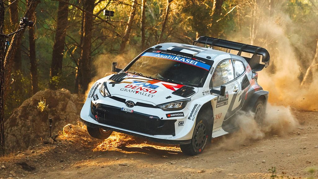 Sami Pajari joutui keskeyttämään Kreikan MM-rallissa polttoaineongelmiin.