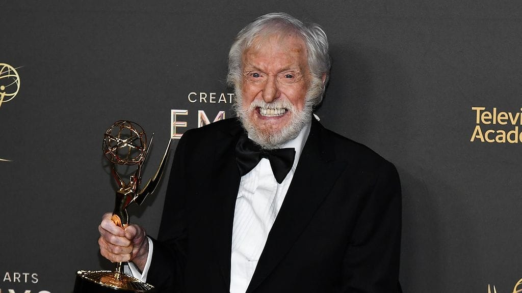 Näyttelijä Dick Van Dyke täyttää joulukuussa 100 vuotta.