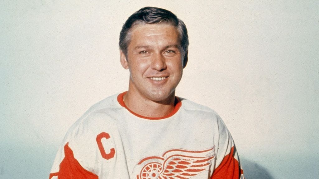 Alex Delvecchio kuvattuna vuonna 1960.