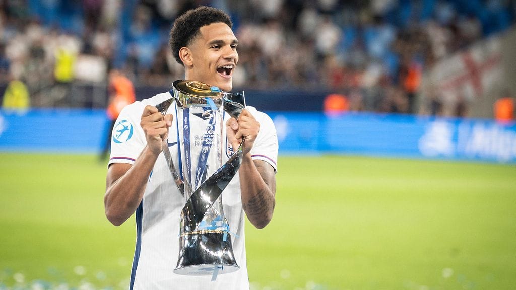 Jarell Quansah voitti alle 21-vuotiaiden EM-kultaa Englannin paidassa.