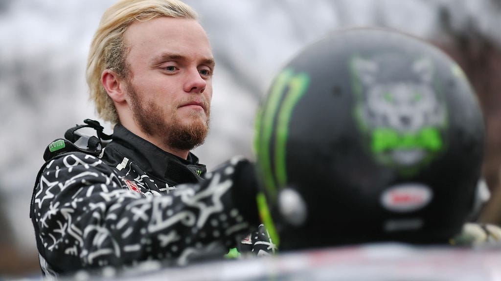 Oliver Solberg ajaa Toyotan Rally1-kalustolla Virossa.