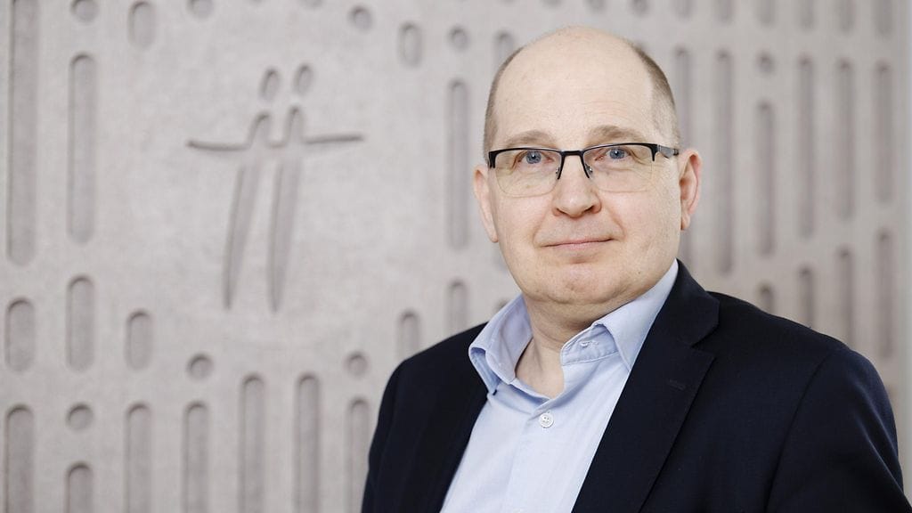 Uusi yhdenvertaisuusvaltuutettu on entinen tasa-arvovaltuutettu. Rainer Hiltunen kuvattuna Helsingissä maaliskuussa 2025.