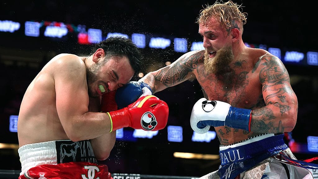 Julio Cesar Chavez junior (vas.) koki tappion Jake Paulille heinäkuussa Anaheimissa käydyssä ottelussa.