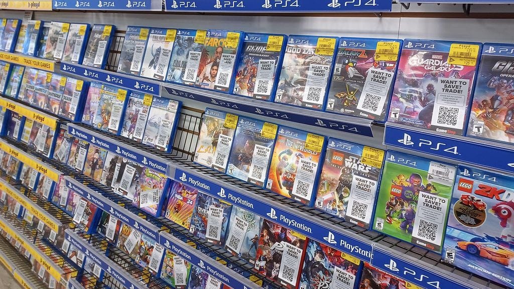 AOP 0407-pelikaupan hylly