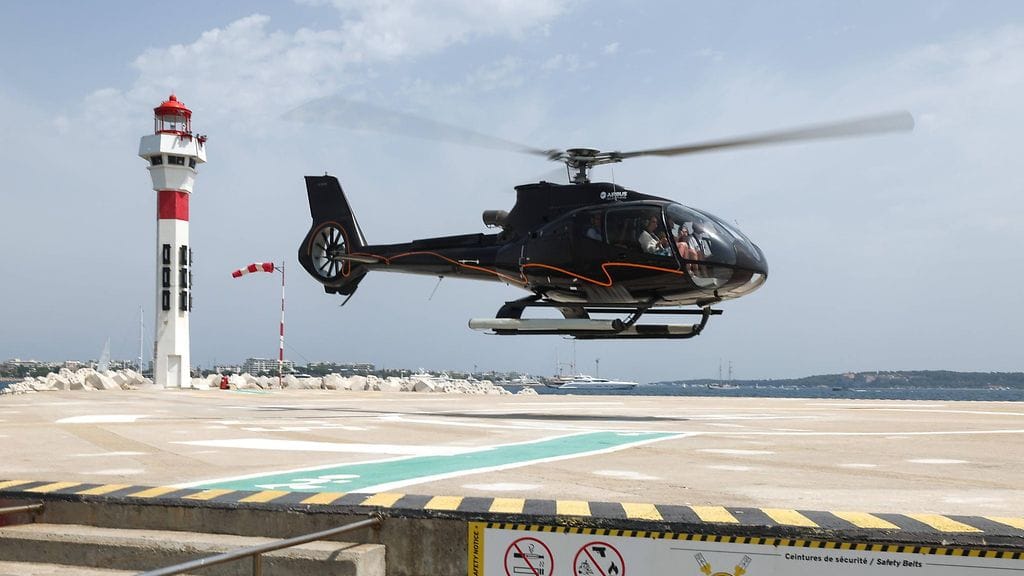 Kuvituskuvassa samanlainen Airbus Helicopter H130, joka syöksyi mereen Virossa.