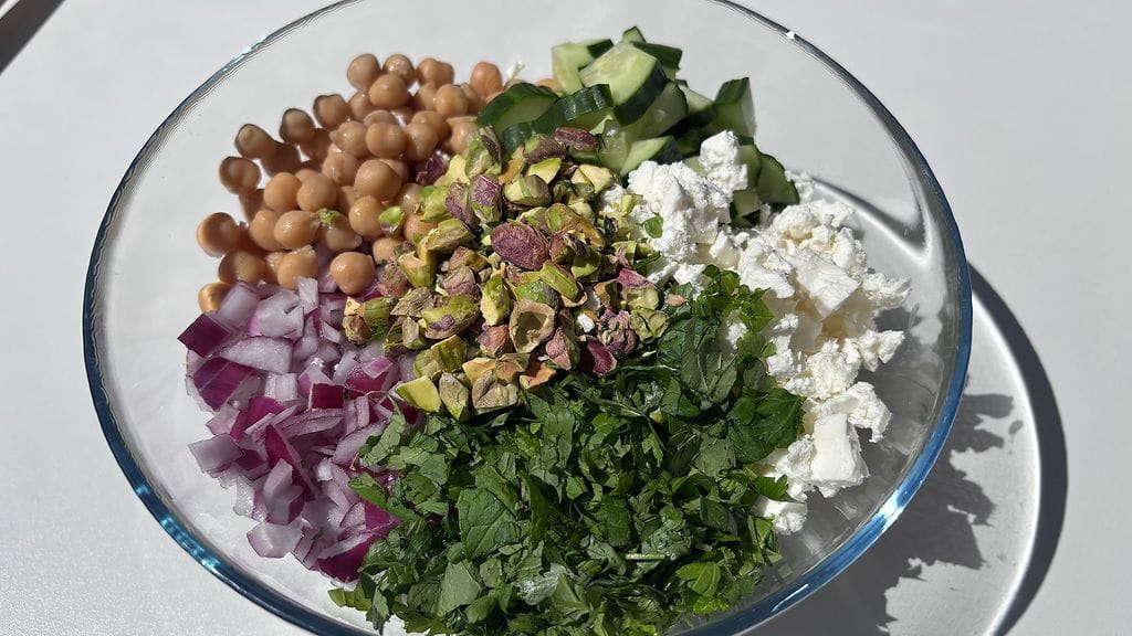 Jennifer Aniston -salaatti on helppo valmistaa!