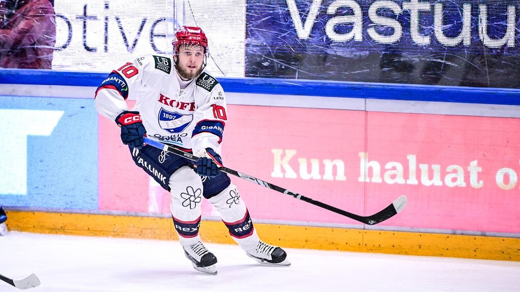 Edelliset kolme kautta HIFK:ta edustanut Kristian Vesalainen pelaa ensi kaudella HPK:n paidassa.