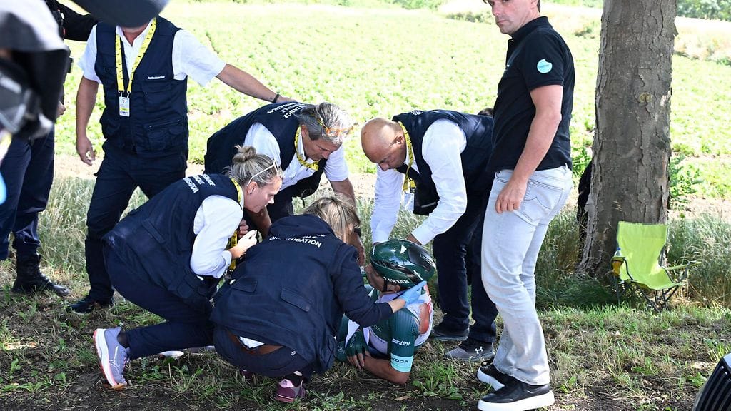 Belgialainen Jasper Philipsen kaatui rajusti Ranskan ympäriajon kolmannella etapilla.