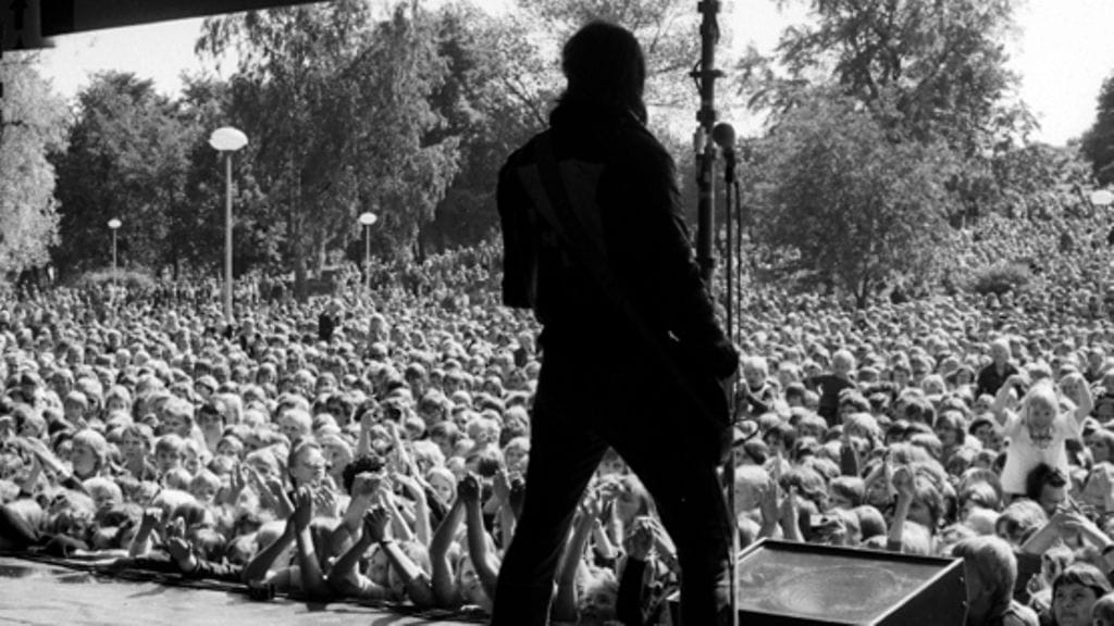 Hurriganes esiintyi Kaivopuistossa kesällä 1977.