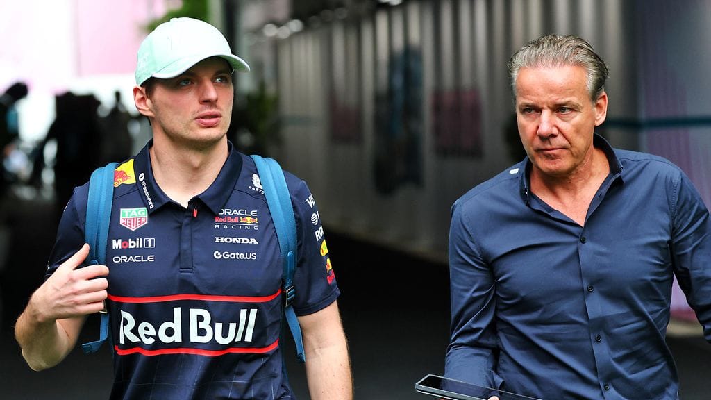 Raymond Vermeulen (oik.) toimii Red Bull -tähti Max Verstappenin managerina.