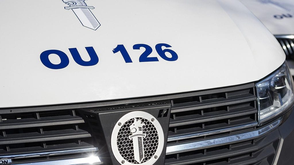 Auton väkivallalla uhaten ryöstänyt tekijä pakeni poliisia Oulussa.