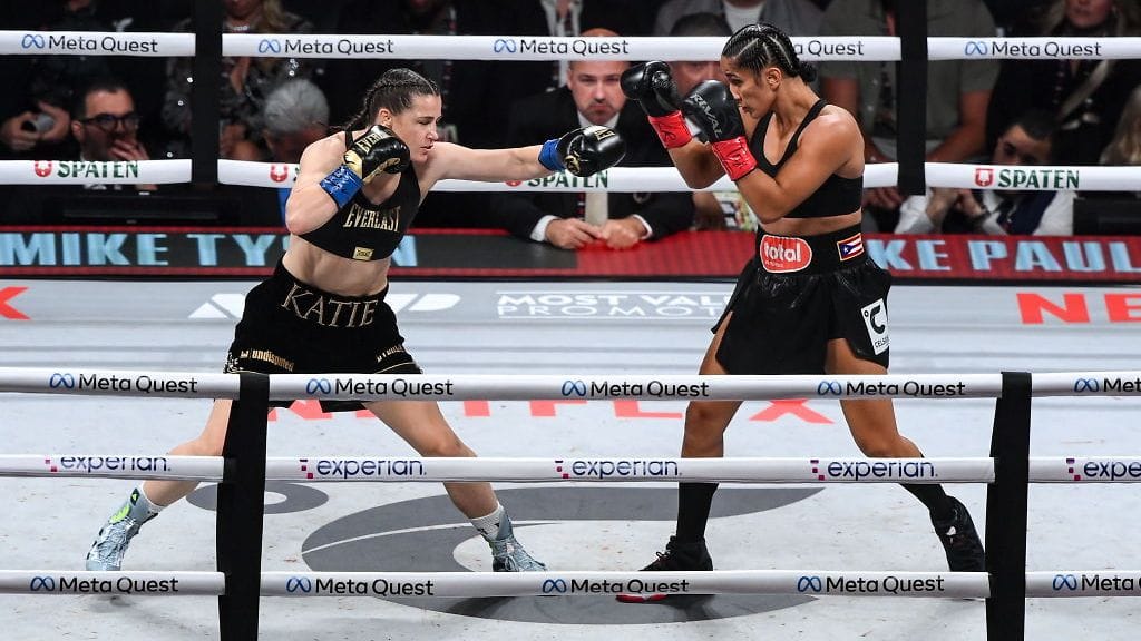 Katie Taylor (vas.) ja Amanda Serrano kohtasivat edellisen kerran viime marraskuussa.