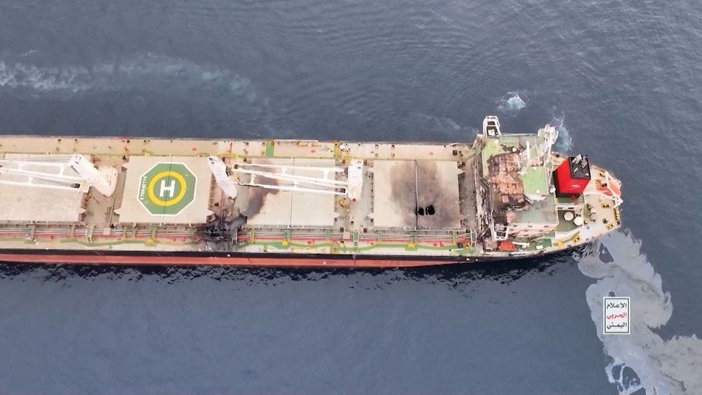 1007-Reuters-Huthien isku rahtialukseen