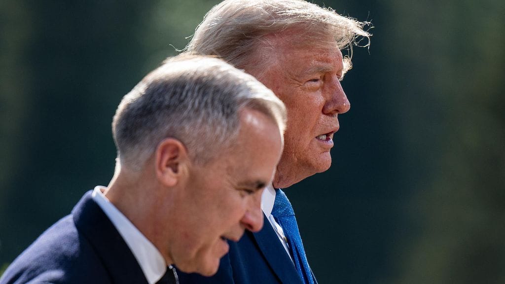 Kanadan pääministeri Mark Carney ja Yhdysvaltain presidentti Donald Trump G7-kokouksessa Kanadassa kesäkuussa 2025.