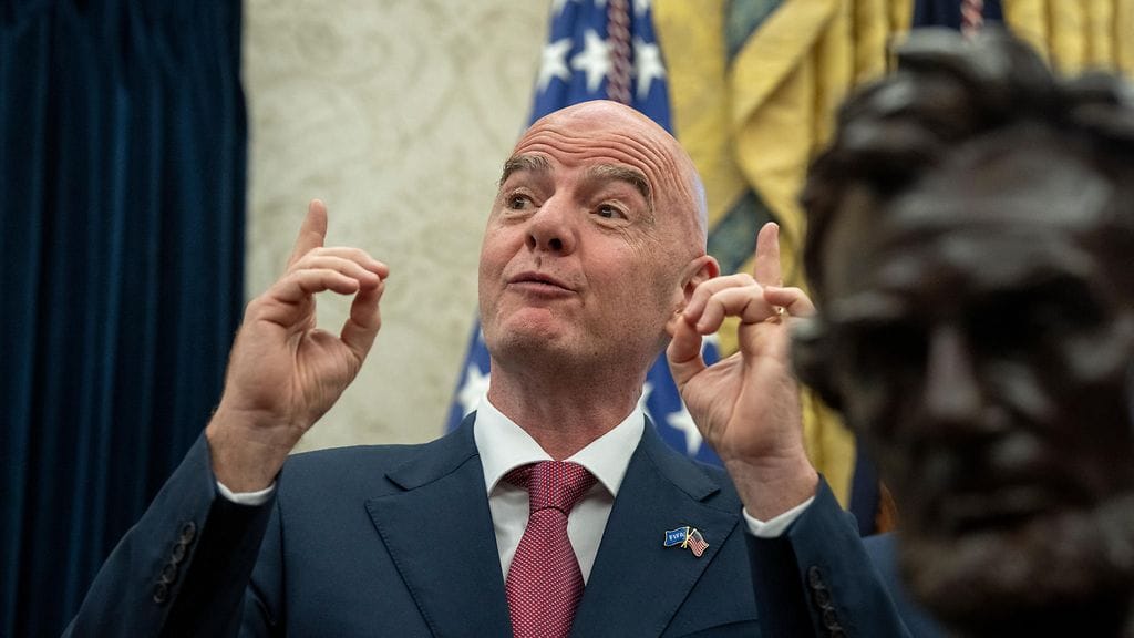 Gianni Infantinon johtama kansainvälinen jalkapalloliitto Fifa järjestää luksusjuhlat New Yorkin Wall Streetillä.