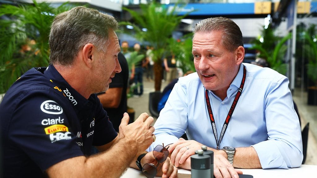 Christian Hornerin (vas.) ja Jos Verstappenin kerrotaan ottaneen yhteen ennen Hornerin potkuja.