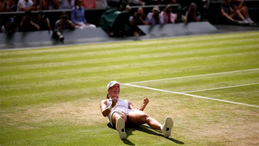 Iga Swiatek saavutti ensimmäisen Wimbledon-mestaruutensa. Se tuli tyrmäävällä finaalinäytöksellä.