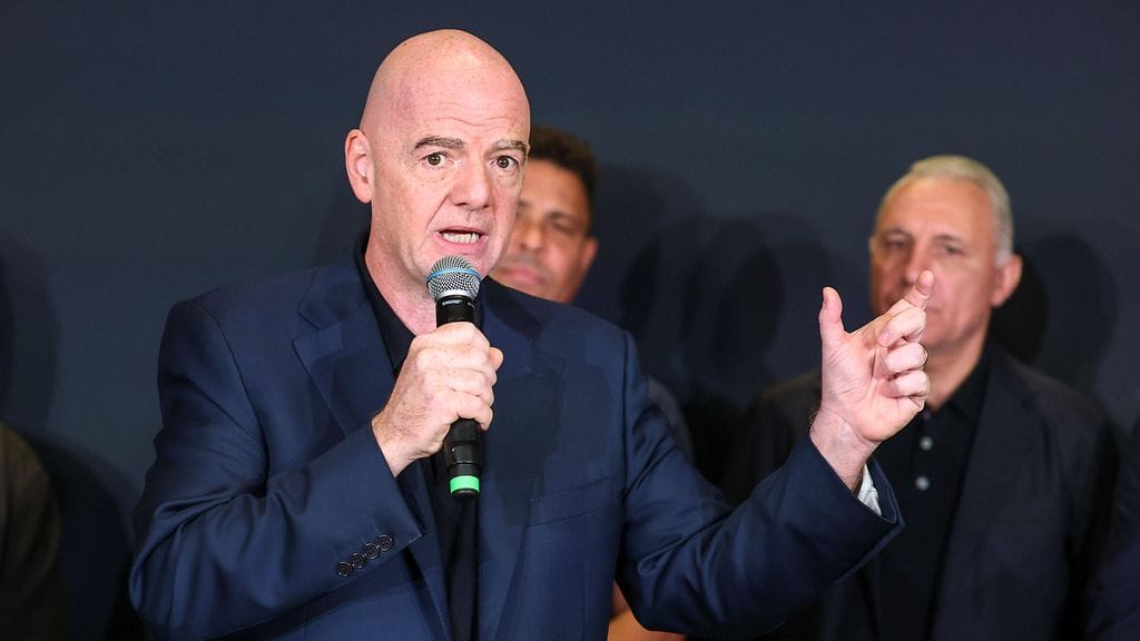Fifa-pomo Gianni Infantino otti kantaa MM-olosuhteisiin kohdistuneeseen kritiikkiin.