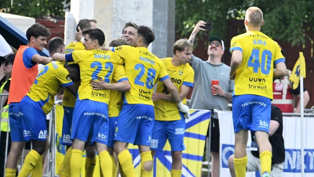 Gnistan juhli Hakaa vastaan.