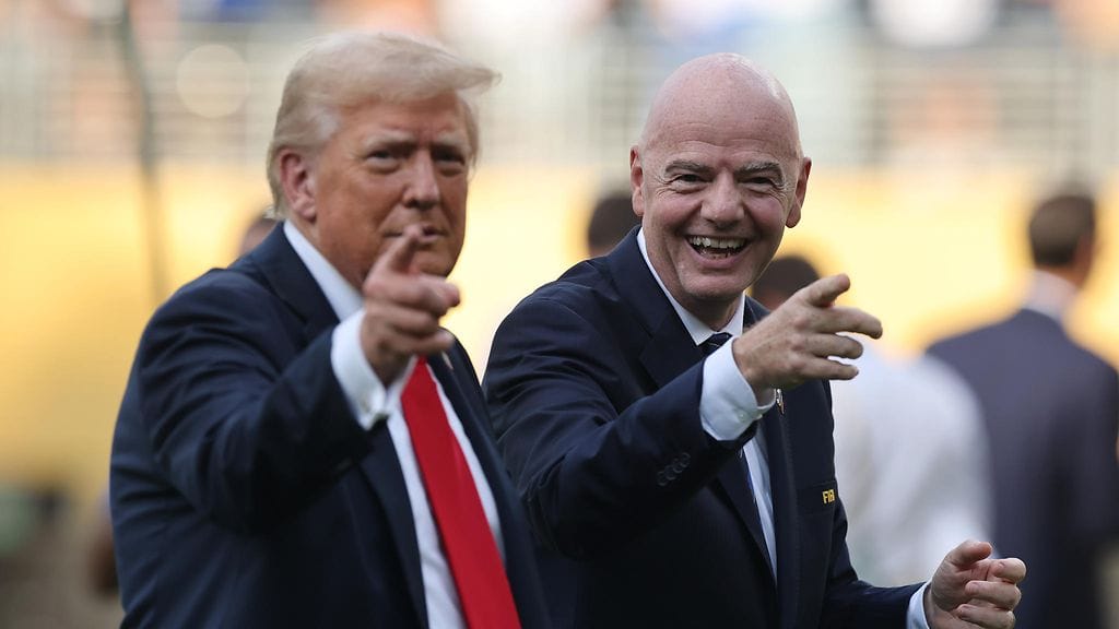 Kansainvälisen jalkapalloliiton Fifan puheenjohtaja Gianni Infantino edusti sunnuntaina seurajoukkueiden MM-finaalissa Yhdysvaltain presidentin Donald Trumpin kanssa.