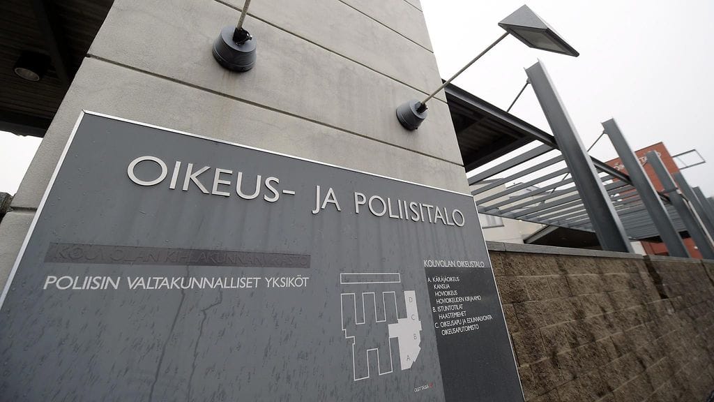 Kymenlaakson käräjäoikeus tuomitsi kaksi miestä vankeuteen Kotkassa tapahtuneesta henkirikoksesta. Kuvassa Kouvolan oikeus- ja poliisitalo.