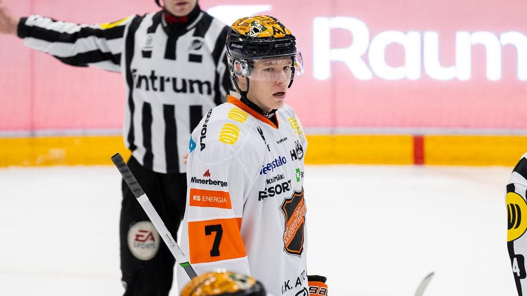 Joni Jurmo pelasi ennen kulunutta Pohjois-Amerikassa viettämäänsä kautta SM-liigaa, viimeisimmäksi kouvolalaisessa KooKoossa.