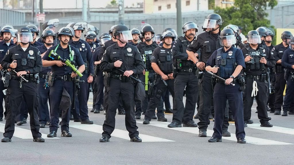 Presidentti Donald Trump oli määrännyt maan toiseksi suurimpaan kaupunkiin viime kuussa noin 4 000 kansalliskaartin sotilasta ja 700 merijalkaväen sotilasta.