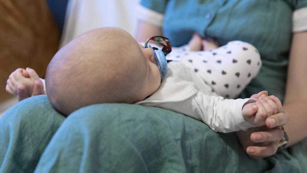 Synnytyssairaaloiden määrä on liki puolittunut.