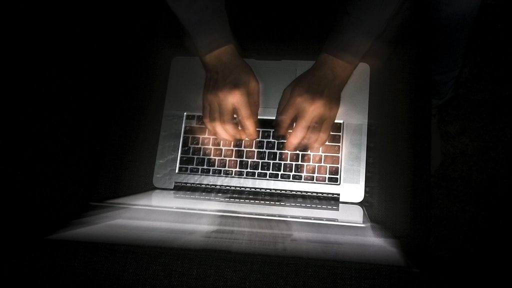 Venäjä-mielinen hakkeriryhmä pyrittiin pysäyttämään kansainvälisessä operaatiossa, johon Suomikin osallistui. Kuvituskuva.