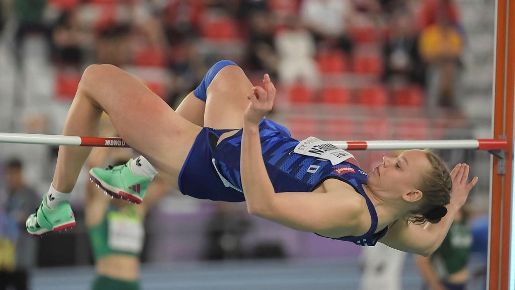 Saga Vanninen on aloittanut vahvasti taistelun mitaleista nuorten EM-kisoissa.