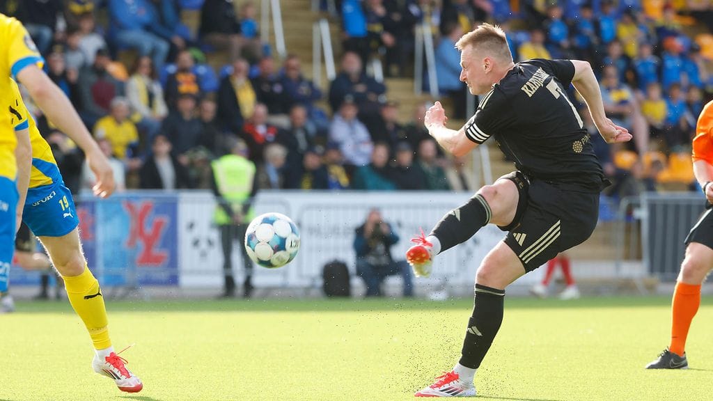 Rasmus Karjalainen laukoi kaksi maalia Gnistanin verkkoon.