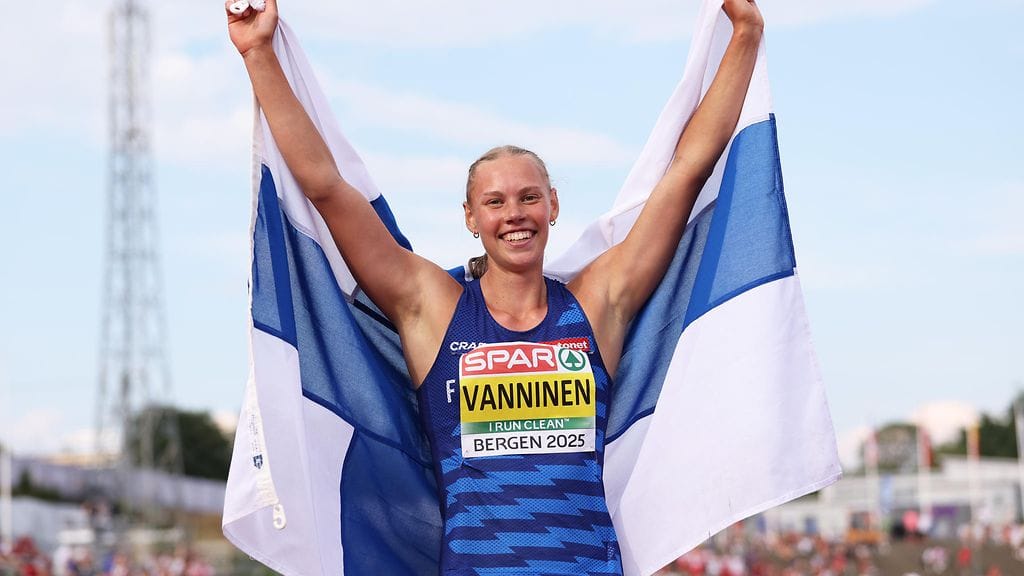 Saga Vanninen otti seitsenottelun nuorten EM-kultaa Bergenissä uudella Suomen ennätyksellä.