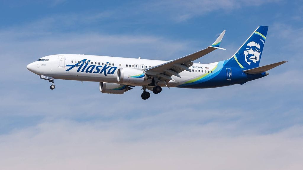 Alaska Airlinesin koneet pysyvät toistaiseksi maassa.