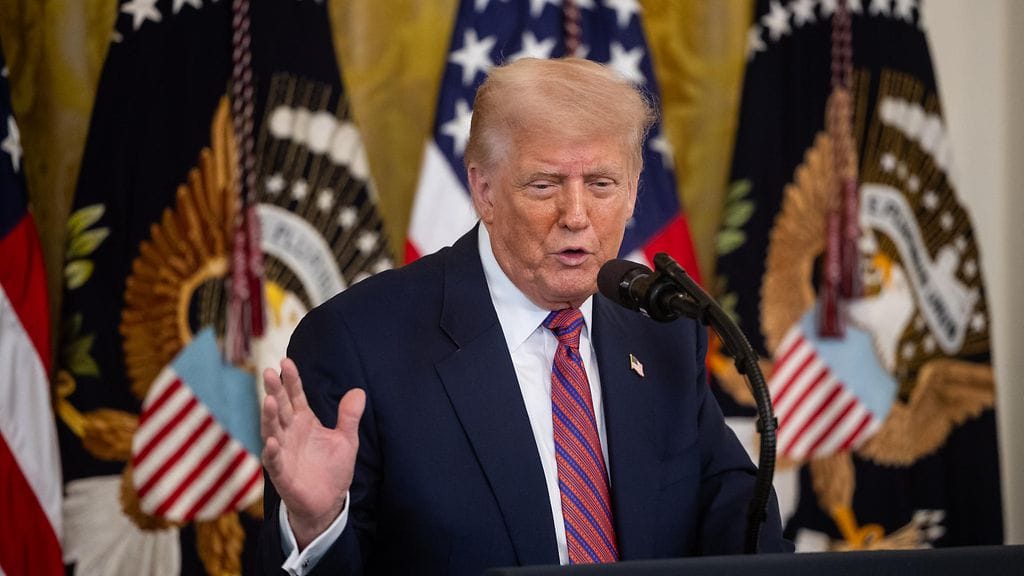 Donald Trump esitti vaatimuksen NFL-seura Washington Commandersille.