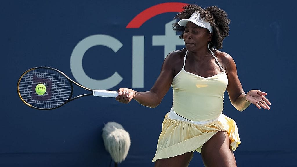 Venus Williams palasi kentille 16 kuukauden tauon jälkeen.