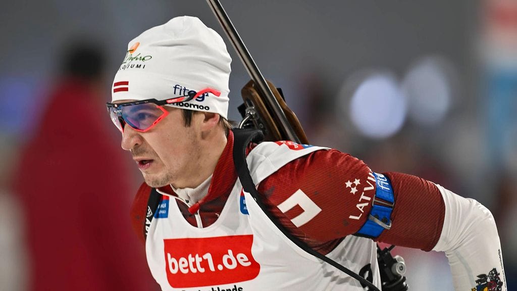 Latvian ampumahiihtotähti Andrejs Rastorgujevs avautui valmentajan hyökkäyksestä.