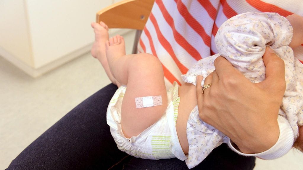 Rokotteisiin liittyviä valheita leviää asiantuntijan mukaan esimerkiksi sosiaalisessa mediassa.