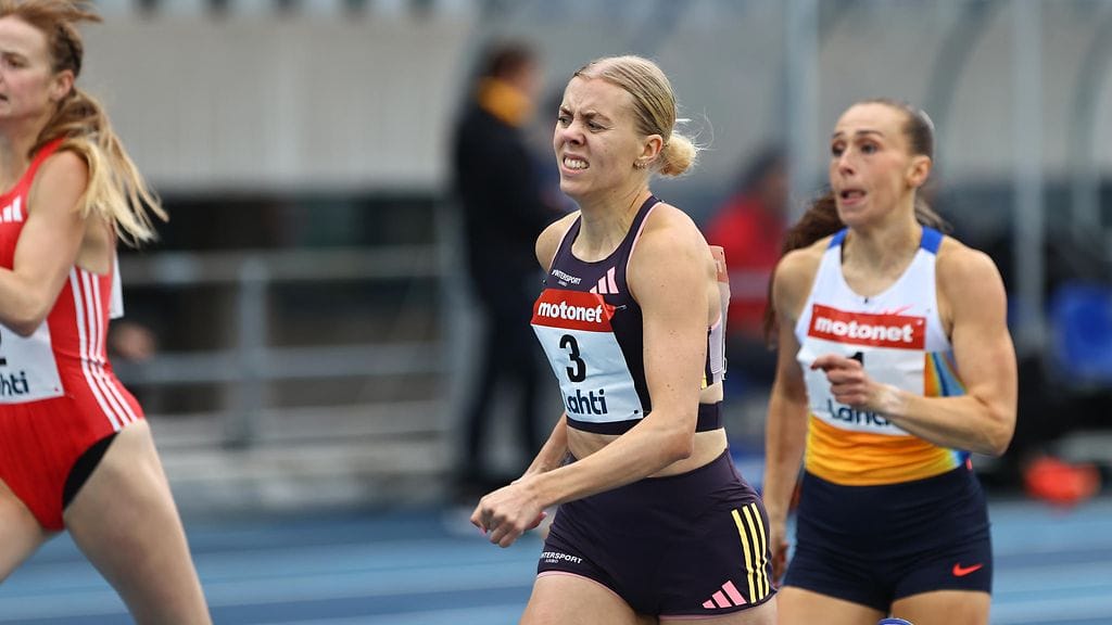 Hilla Uusimäki juoksi Tampereella oman ennätyksensä 54,94. Kuva Lahden Motonet GP:stä.