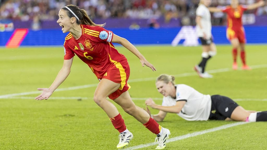 Espanja eteni ensi kertaa EM-kisojen finaaliin.