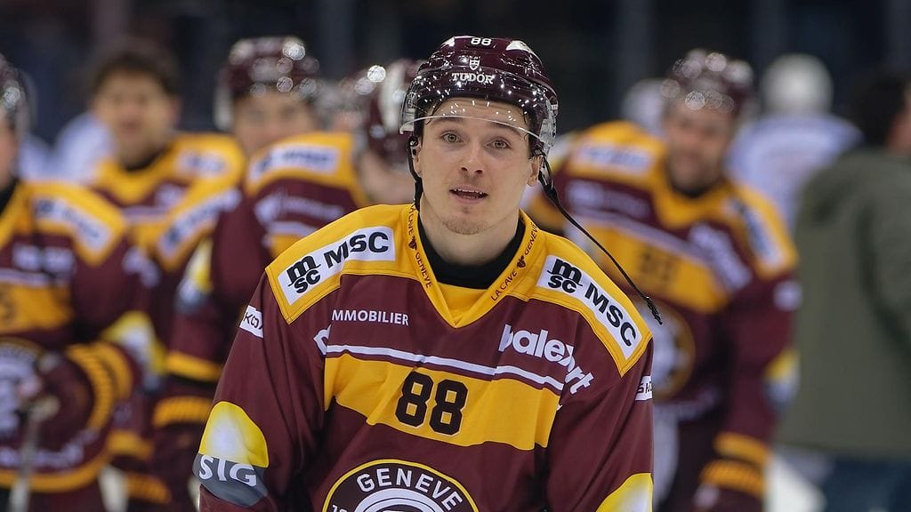 Sveitsiläisessä Genève-Servettessä viime kauden päättänyt Dmytro Timashov palaa KHL:ään.