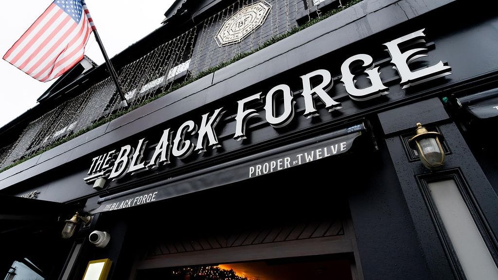 Conor McGregorin omistaa dublinilaisen The Black Forge Inn -baarin.