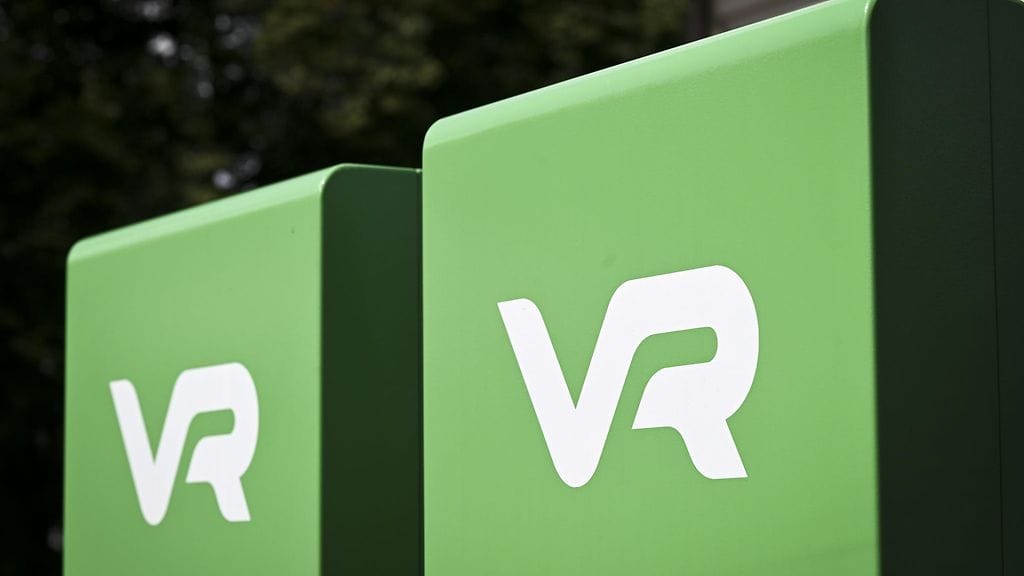 Kaatuneet puut häiritsevät junaliikennettä Tampereen ja Parkanon välillä.