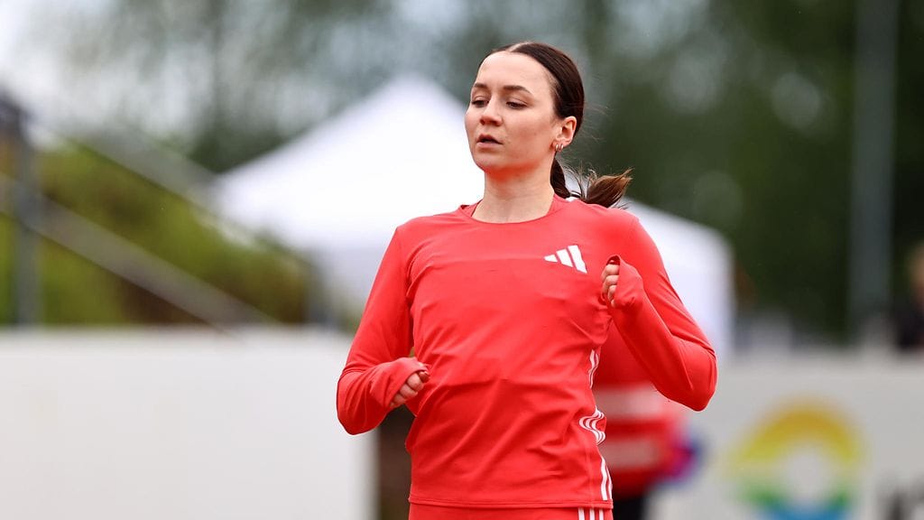 Reetta Hurske juoksi kovassa myötätuulessa ajan 12,90.